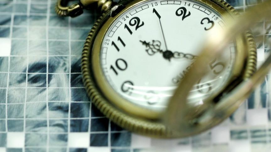 美元贬值的多维解析:亚洲市场的结构性风险与应对框架 股票财经