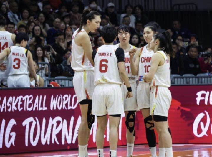 从韩旭采访看体育精神传承;中国女篮胜南苏丹后,祝福女足共勉前行;永不服输意志闪耀,玫瑰力量激励一代人。 体育新闻