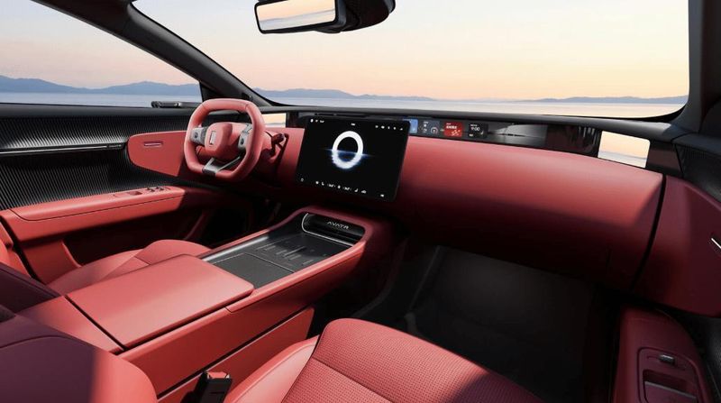 新阿维塔12预售开启;从感知革命到情感陪伴;豪华轿车体验悄然升级。 汽车科技