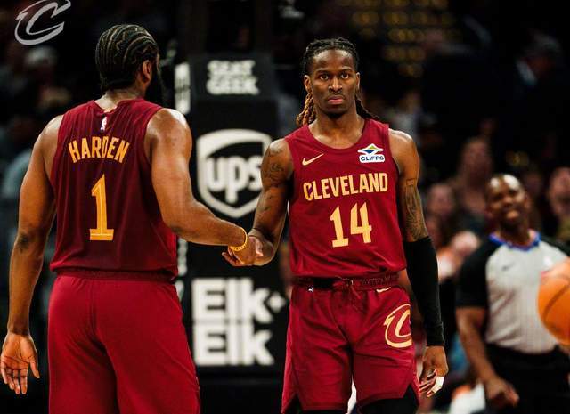  【技术流】骑士双塔缺阵催生战术裂变：哈登喂球体系的全景解构 体育新闻