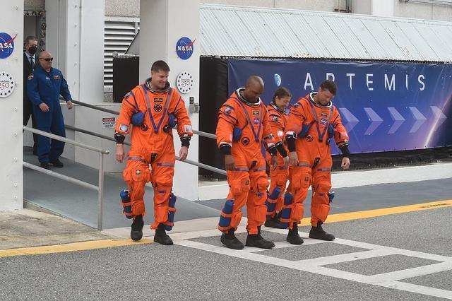 从阿波罗到阿尔忒弥斯:NASA深空载人技术的代际跃迁 新闻 从阿波罗到阿尔忒弥斯:NASA深空载人技术的代际跃迁 新闻 从阿波罗到阿尔忒弥斯:NASA深空载人技术的代际跃迁 新闻