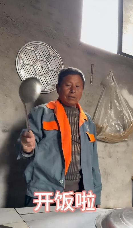  当八个孩子只能分一碗豆豉：那个眼神空洞的大儿子，戳中多少人的泪点 情感心理