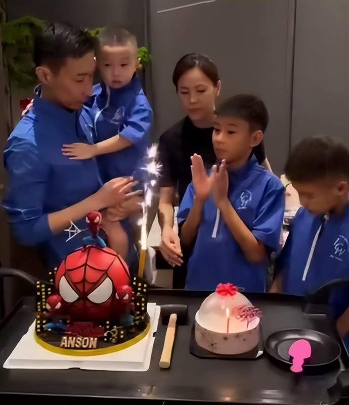  李宗伟患癌退役的代价：一位顶级运动员的康复成本与身体数据全解析 体育新闻 李宗伟患癌退役的代价：一位顶级运动员的康复成本与身体数据全解析 体育新闻 李宗伟患癌退役的代价：一位顶级运动员的康复成本与身体数据全解析 体育新闻
