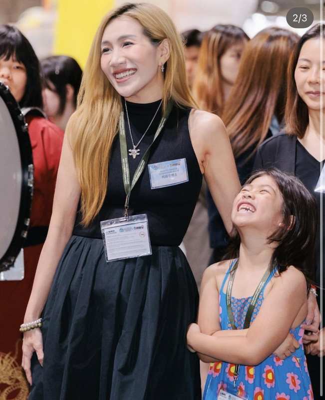 深度拆解:何超盈如何用六年时间,为女儿构建起一套完整的艺术培养体系 娱乐新闻