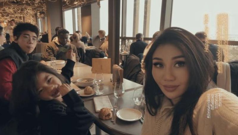 深度拆解:何超盈如何用六年时间,为女儿构建起一套完整的艺术培养体系 娱乐新闻